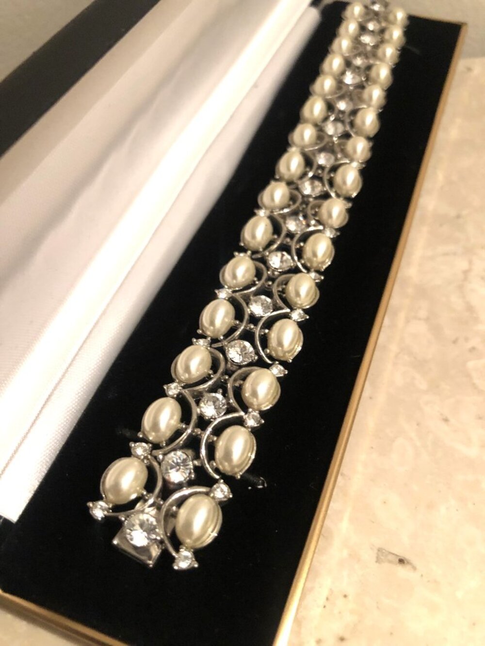 Vintage Silver tone metal with faux rhinestones & pearls clasp Bracelet